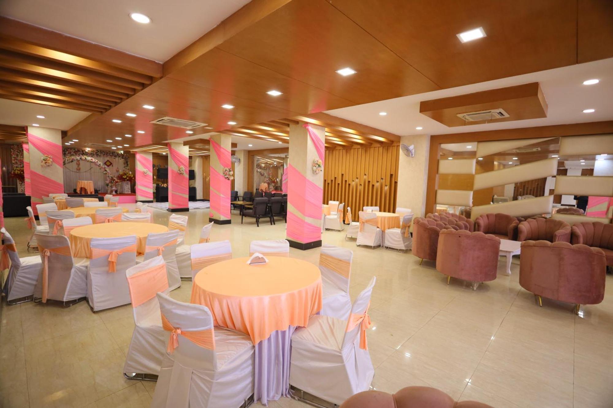 Hotel Wedlock Sector - 47 Gurgaon Exterior photo