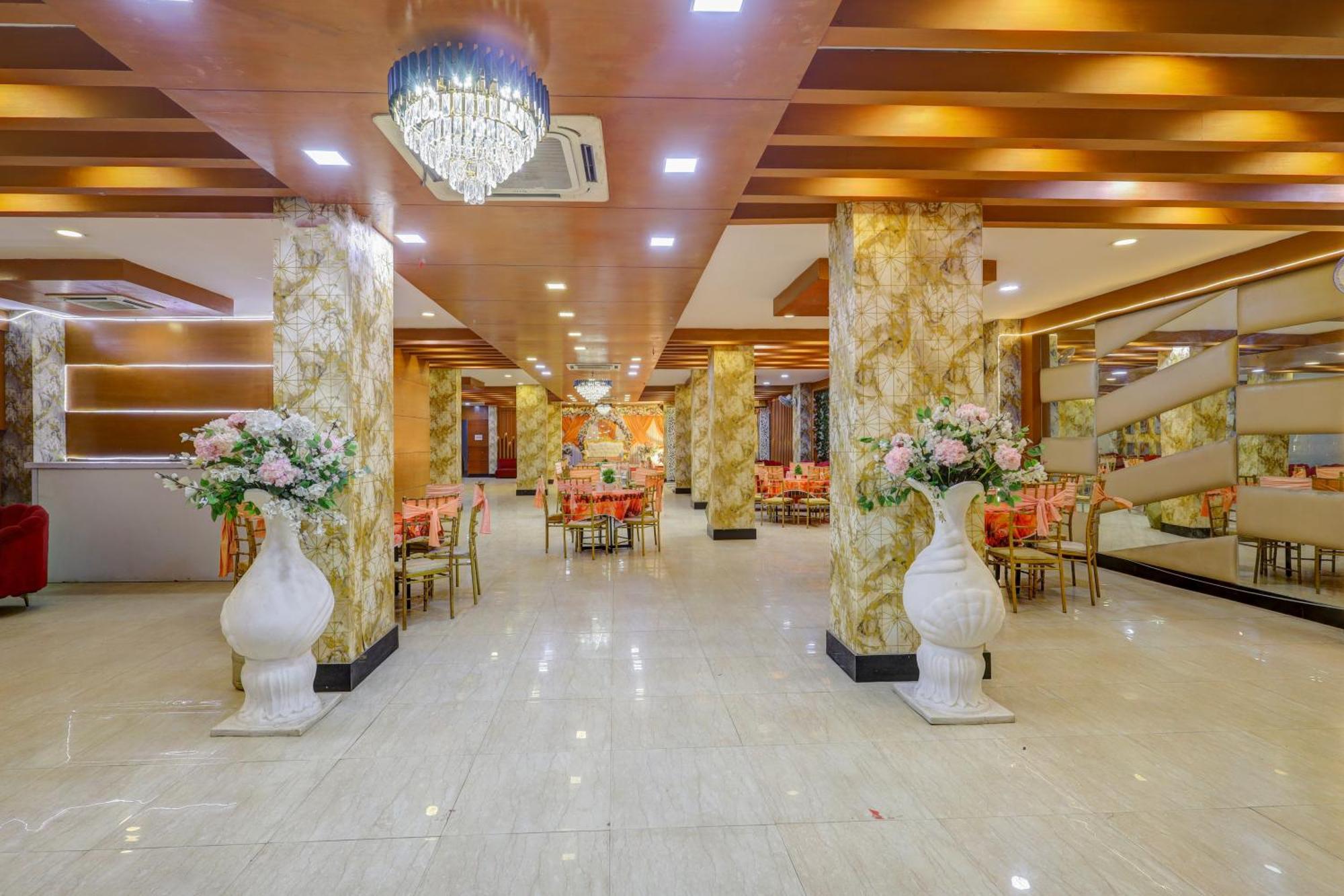 Hotel Wedlock Sector - 47 Gurgaon Exterior photo