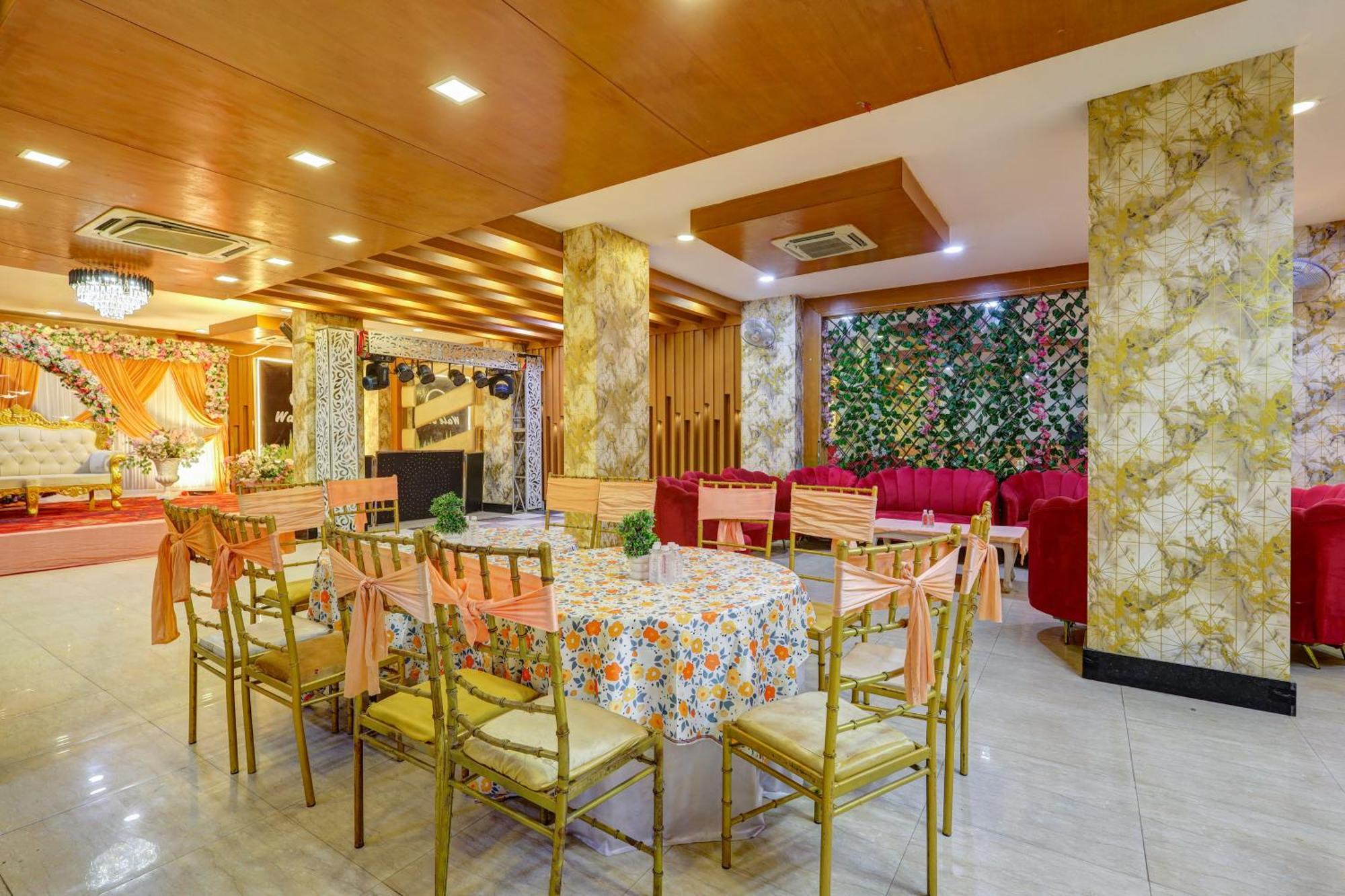 Hotel Wedlock Sector - 47 Gurgaon Exterior photo