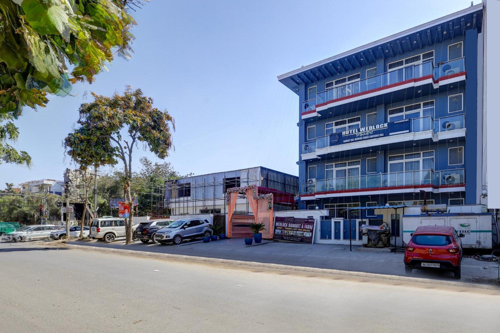 Hotel Wedlock Sector - 47 Gurgaon Exterior photo