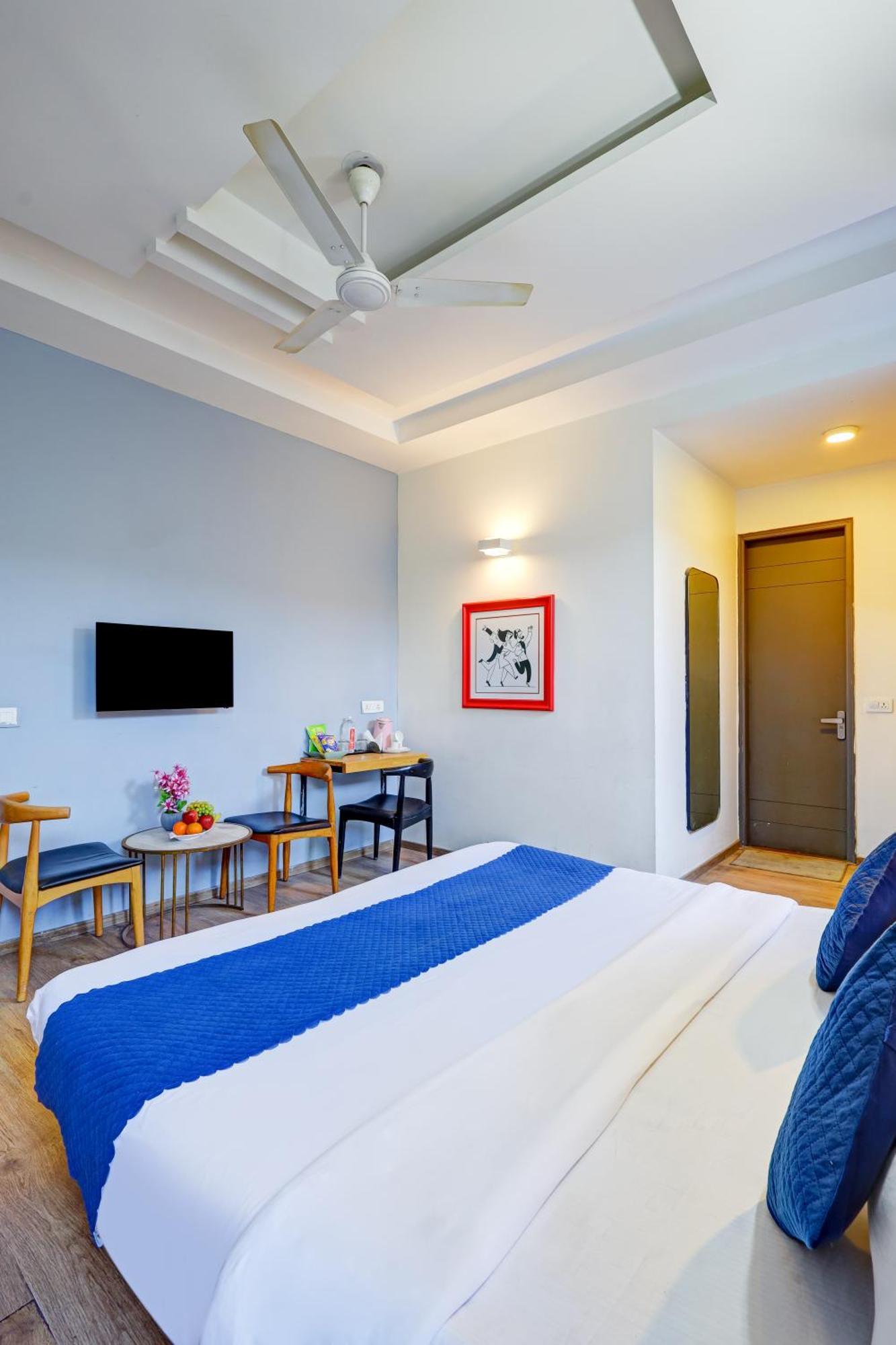 Hotel Wedlock Sector - 47 Gurgaon Exterior photo