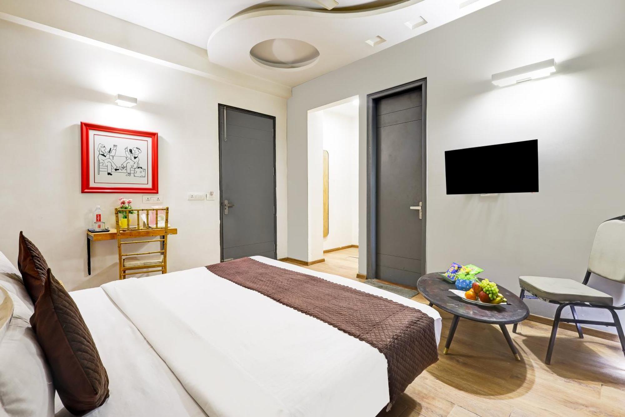 Hotel Wedlock Sector - 47 Gurgaon Exterior photo